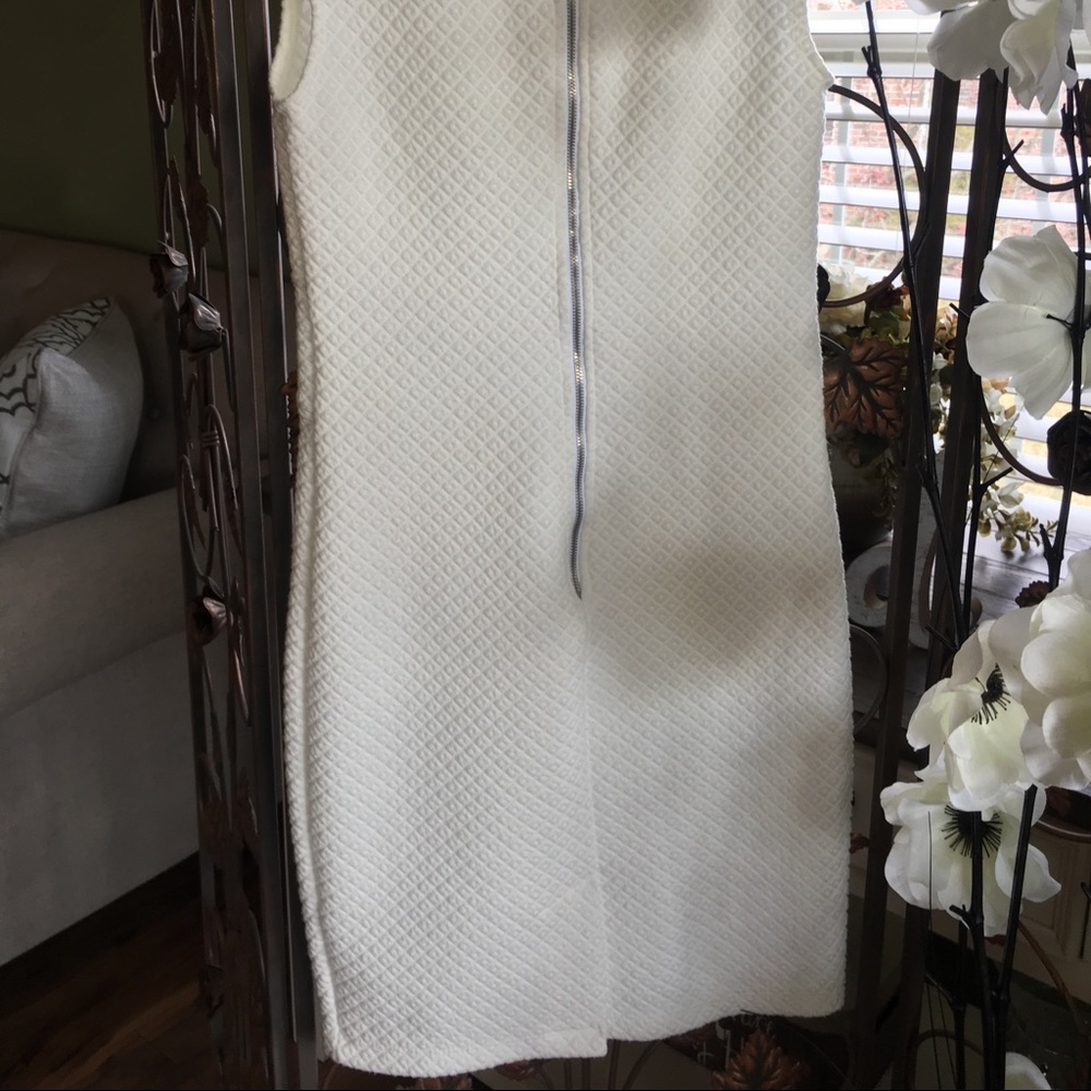 Dress - Picture 4 of 5